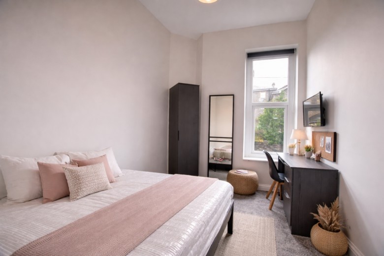 Click the photo for more details of Room 6, Ashley Down Road, BS7 9JZ