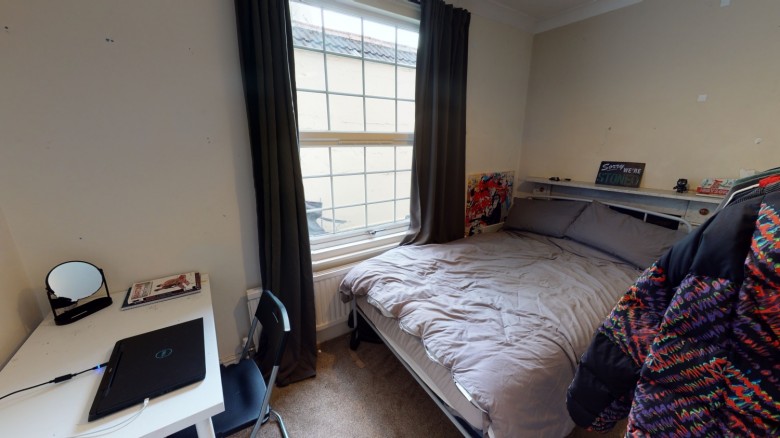 Click the photo for more details of Room 3, Fishponds Road, Fishponds, Bristol, BS16