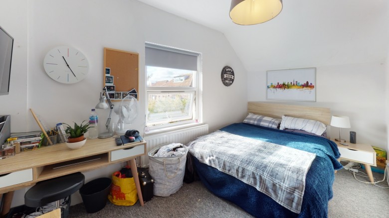 Click the photo for more details of Room 9, Hotwell Road, BS8 4SA