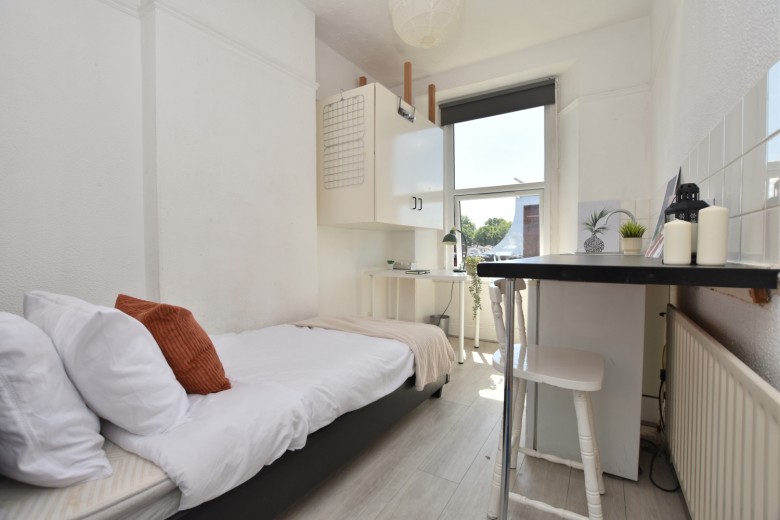Click the photo for more details of Room 5, Whatley Road, Clifton, Bristol, BS8