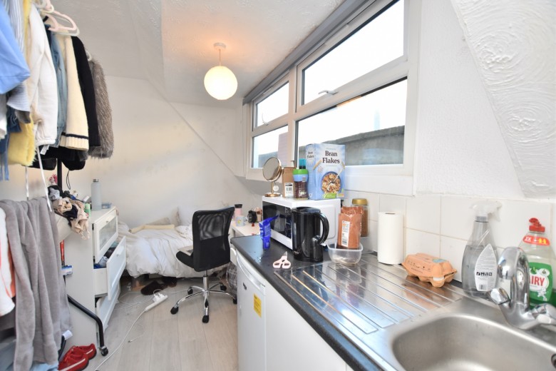 Click the photo for more details of Room 10, Whatley Road, Clifton, Bristol, BS8