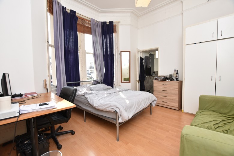 Click the photo for more details of Room 1, St Pauls Road, Lower Maisonette, Clifton, Bristol, BS8 1LT