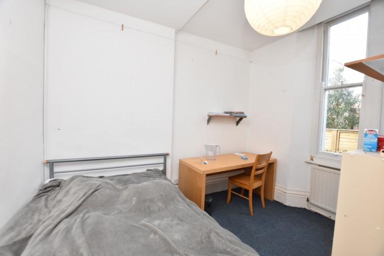Click the photo for more details of Room 4, St Pauls Road, Lower Maisonette, Clifton, Bristol, BS8 1LT