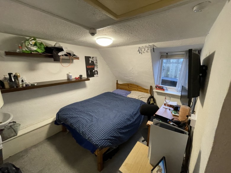 Click the photo for more details of Room 6, Berkeley Crescent, Clifton, BS8 1HA