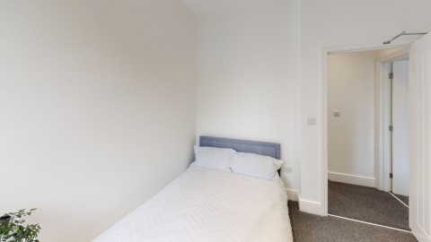 Click the photo for more details of Room 6, Filton Avenue, Horfield
