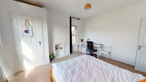 Click the photo for more details of Room 8, Christina Terrace, Hotwells