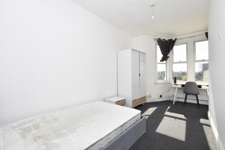 Click the photo for more details of Room 4, Oldfield Place, Bristol, BS8
