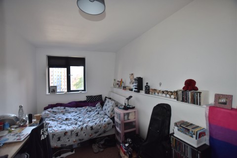 Click the photo for more details of Room 1, Johnny Ball Lane, Bristol, BS2 8DW