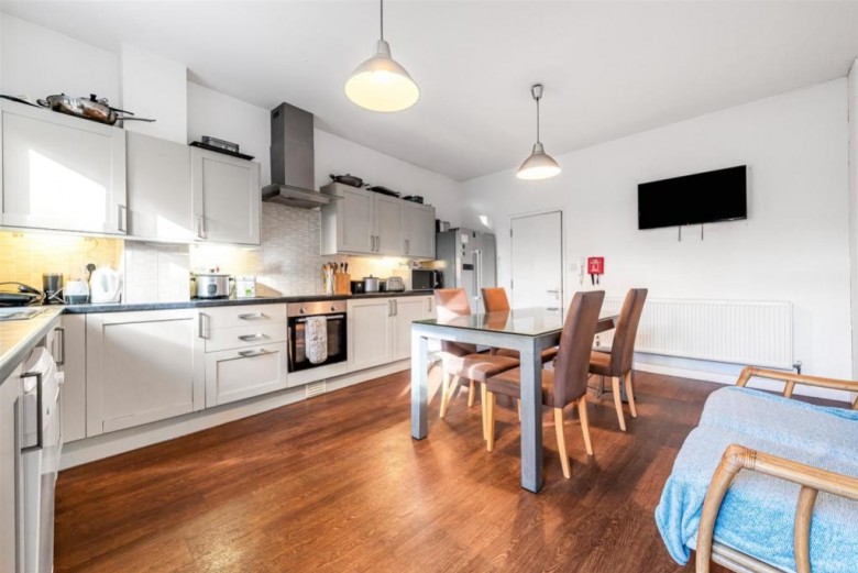 Click the photo for more details of Room 7, Johnny Ball Lane, Bristol, BS2 8DW