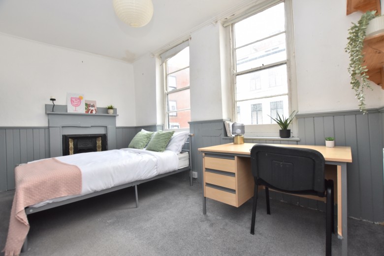 Click the photo for more details of Room 3, Tailors Court, Bristol, BS1 2EY
