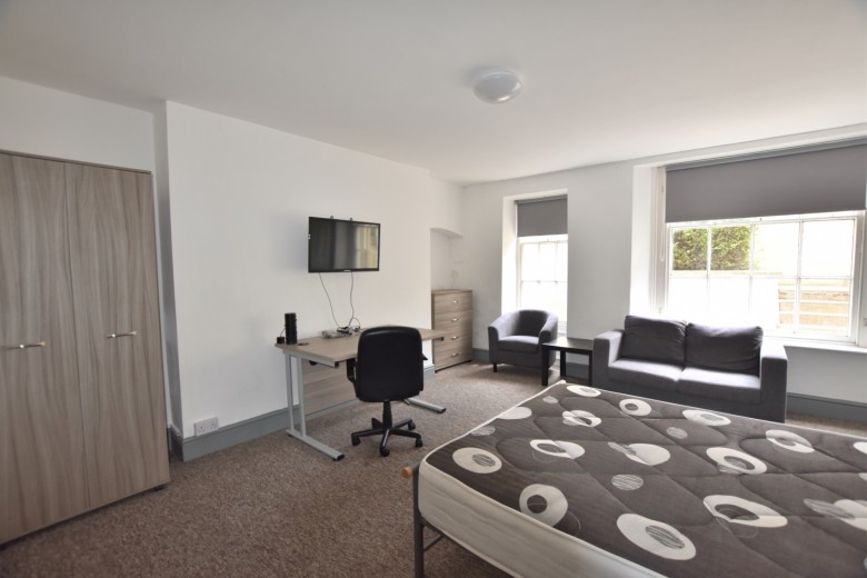 Click the photo for more details of Arlington Mansions, Flat 9, Clifton, BS8 2EH