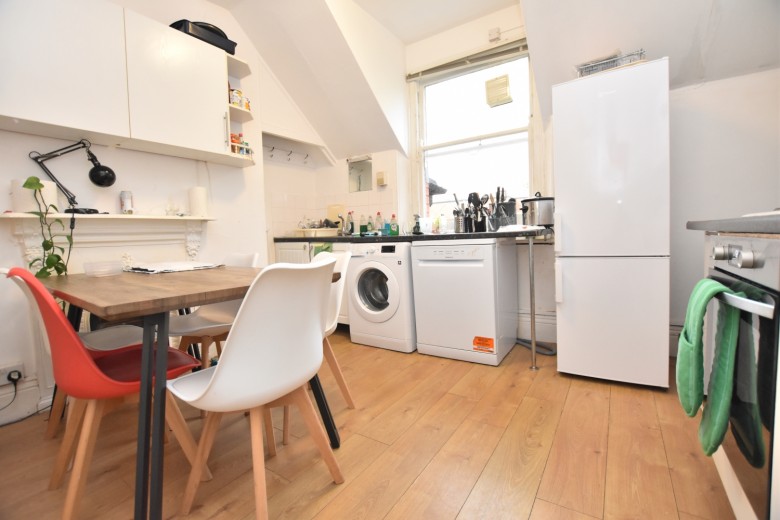 Click the photo for more details of St Pauls Road, Top Floor Flat, Clifton, Bristol, BS8 1LT